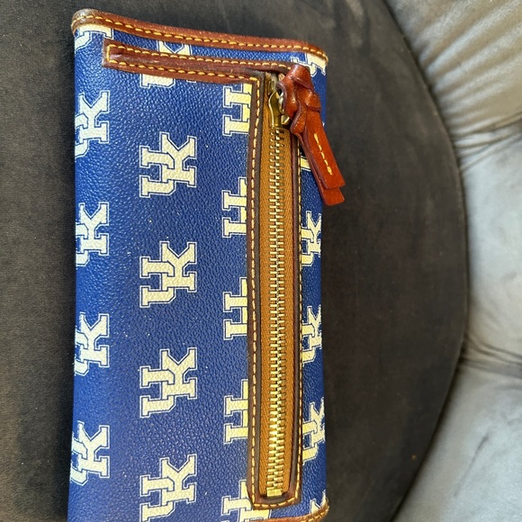 Dooney & Bourke University of Kentucky wallet - Picture 2 of 5